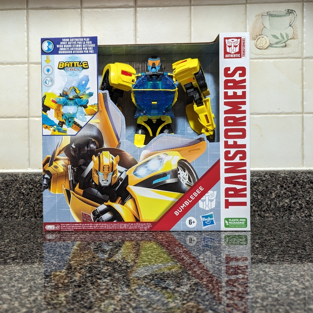 Hasbro Transformers Battle Call Officer Class Bumblebee Action Figure